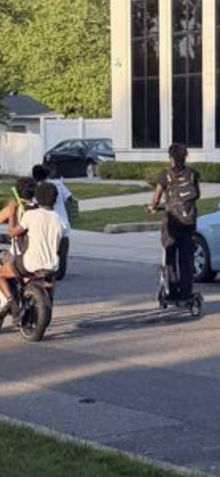 🚨 BREAKING: LAKEWOOD POLICE SEARCHING FOR TEENS WITH BASEBALL BATS AFTER VACANT HOME BREAK-IN IN RAINTREE