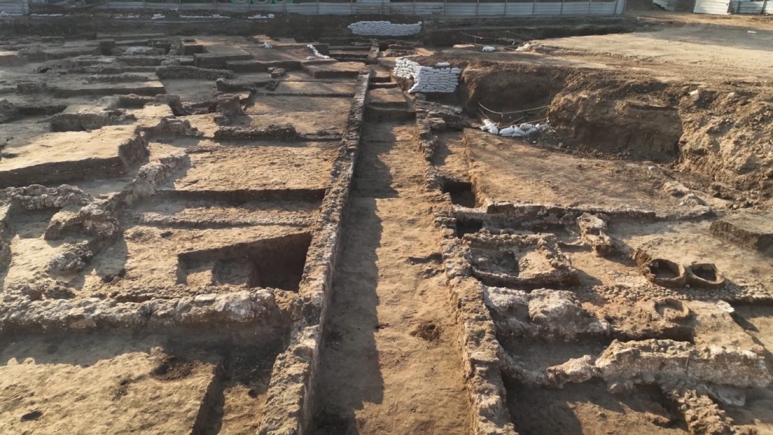 BREAKING: 🚨 HISTORY BENEATH RAMAT GAN: LOST 1,300-YEAR-OLD COMMERCIAL CENTER UNEARTHED 🇮🇱